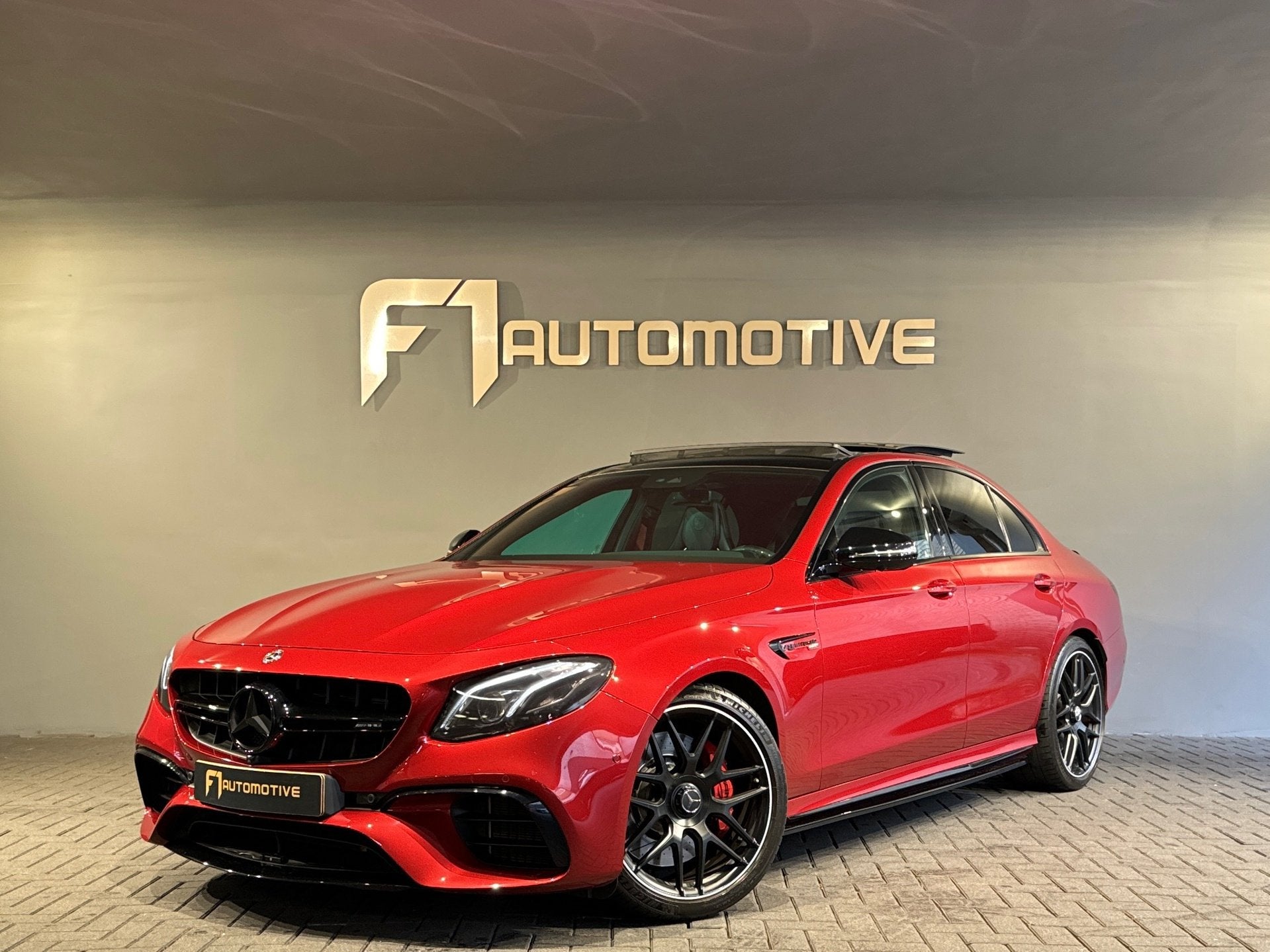 Mercedes-Benz E-klasse AMG 63 S 4M+ Pano|Kuip|Carbon|360Cam, Auto's, Automaat, Gebruikt, Leder, Sedan