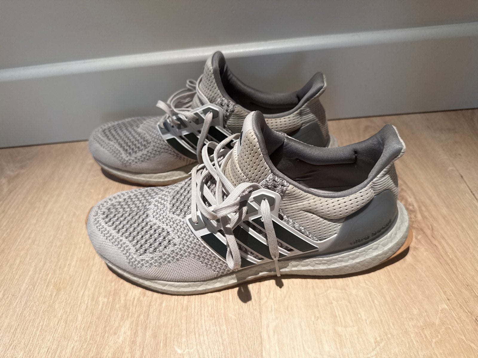 Adidas Ultraboost hardloopschoenen - Grijs, Kleding | Dames, Schoenen, Ophalen, Sneakers of Gympen, Grijs, Gedragen