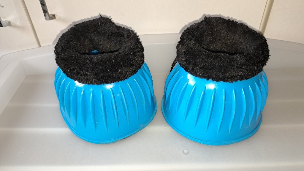 Rubberen springschoenen met bontrand Bridleway - 1x gebruikt, Dieren en Toebehoren, Paarden en Pony's | Beschermers, Springschoenen