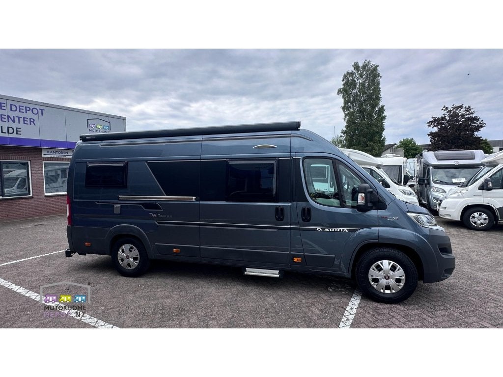 Adria Twin Plus 640 SLX Aut 150pK Euro6 Lengtebedden LPG, Caravans en Kamperen, Automaat, Buscamper of Camperbus, Rookmelder, Bedrijf