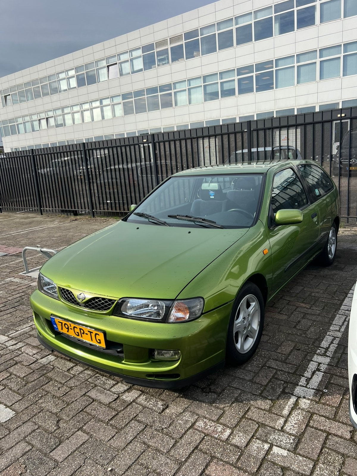Nissan Almera 2.0 GTI 2001, foto 4