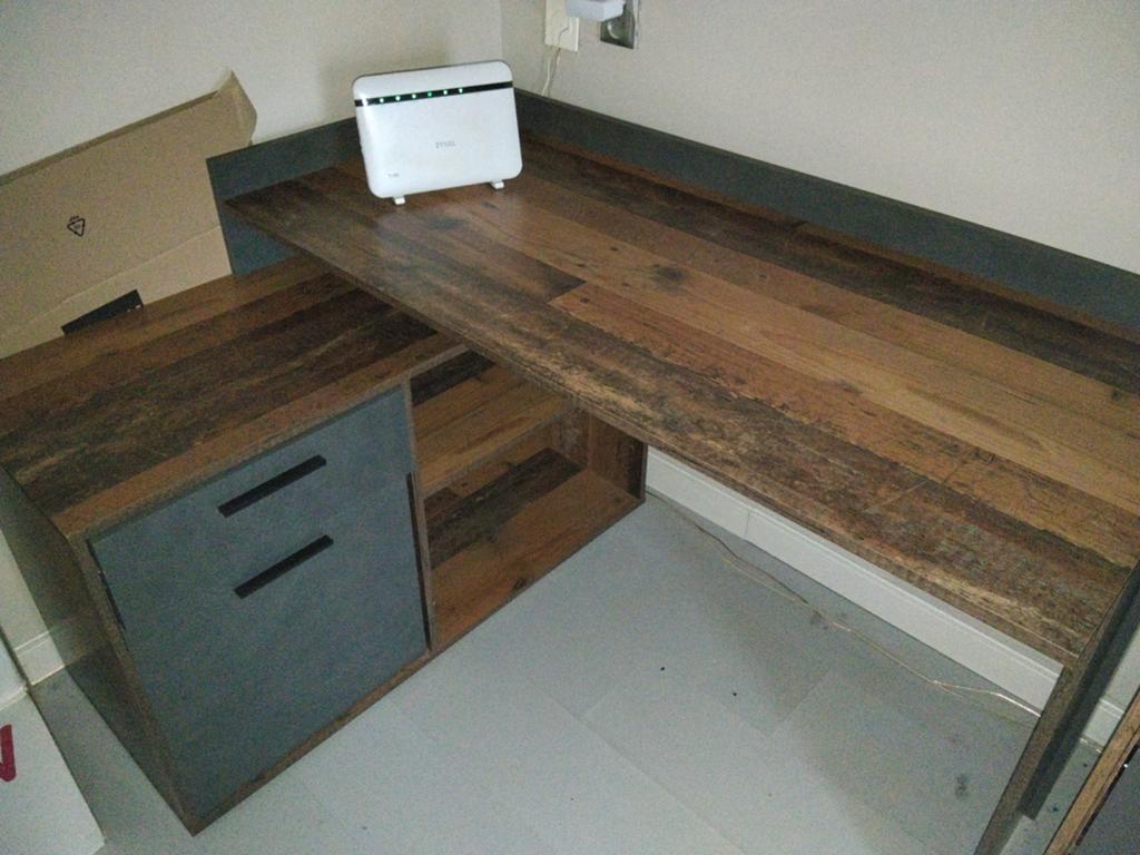 Modern Hoekbureau met Opbergruimte - Hout en Grijs, Ophalen, Met lades, Gebruikt, Hout