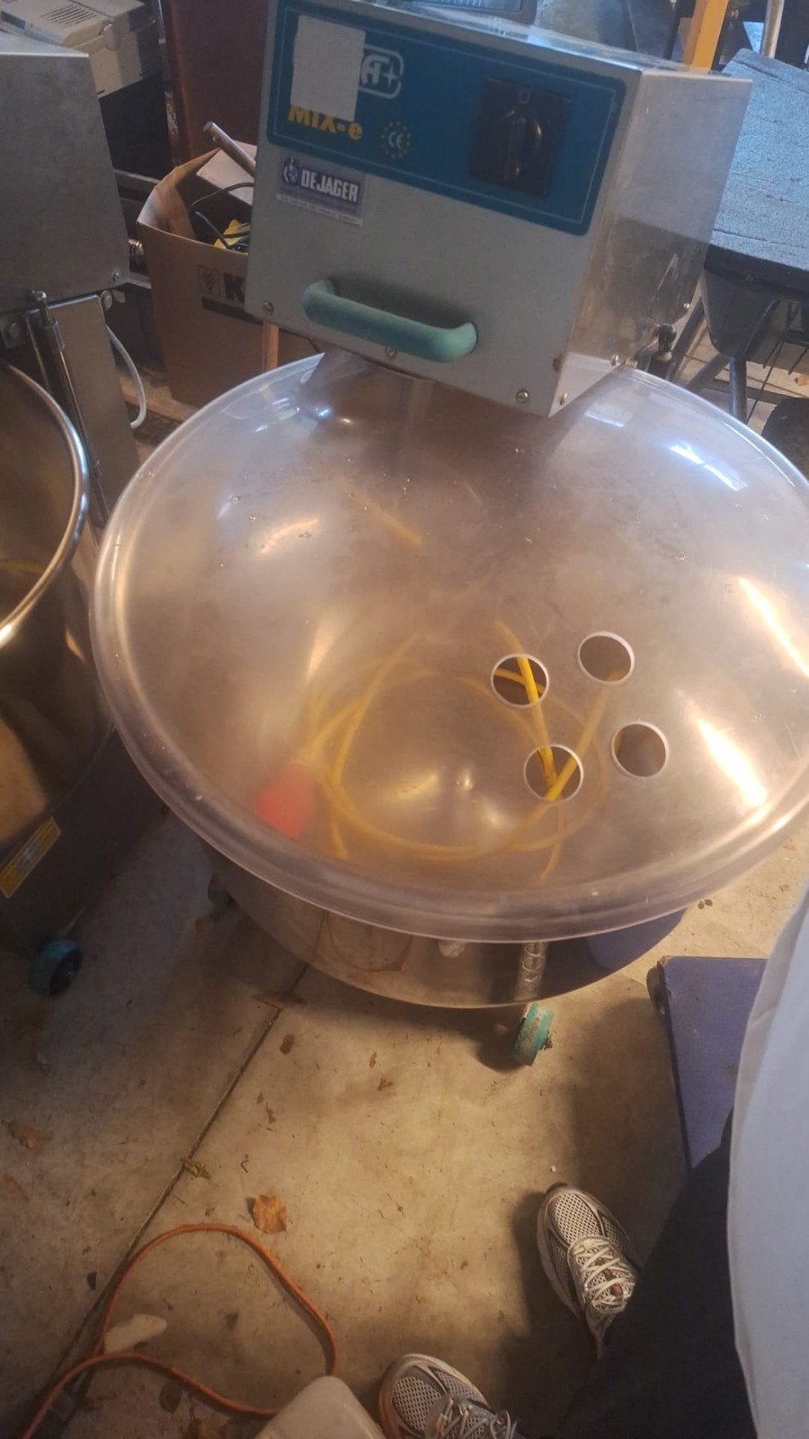 menger originele apparatuur horeca, 4 liter of meer, Ophalen, Gebruikt, 3 snelheden of meer