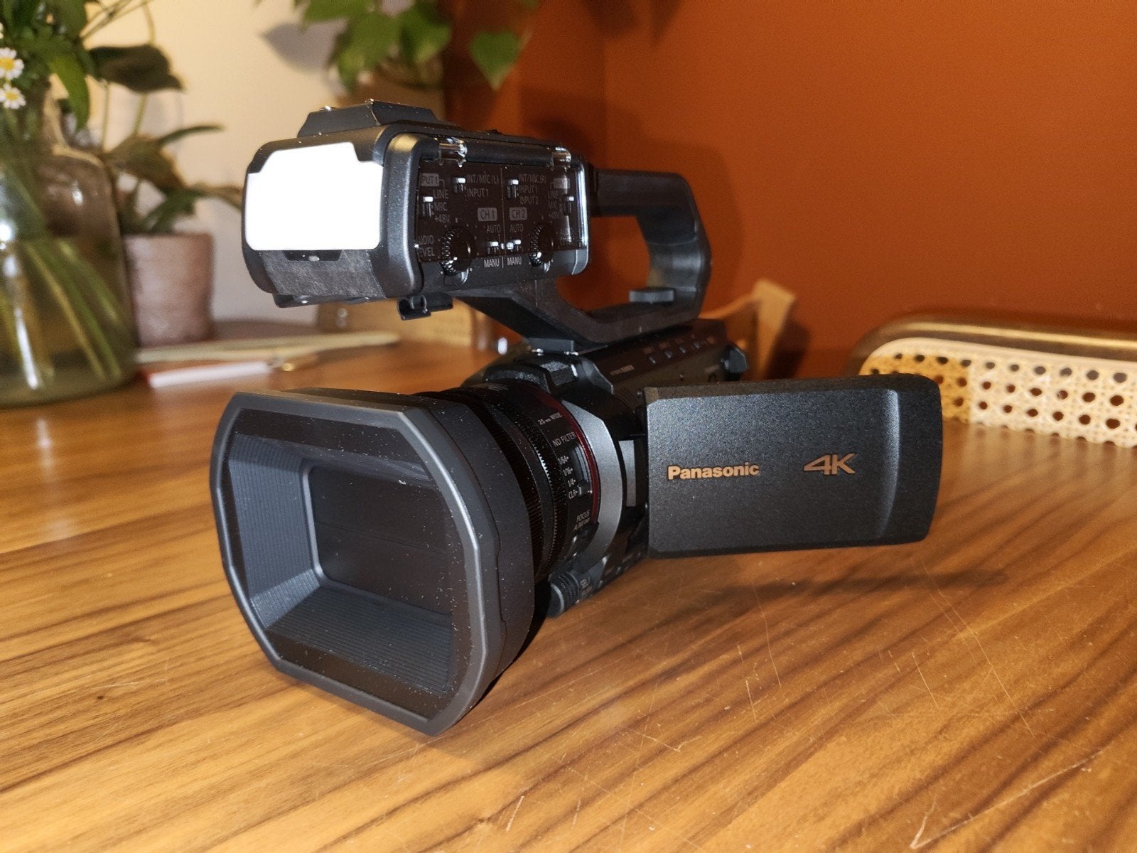 Panasonic AG-CX18 4K camcorder + acculader - nieuw, Audio, Tv en Foto, Panasonic, 20x of meer, Nieuw, Ophalen of Verzenden