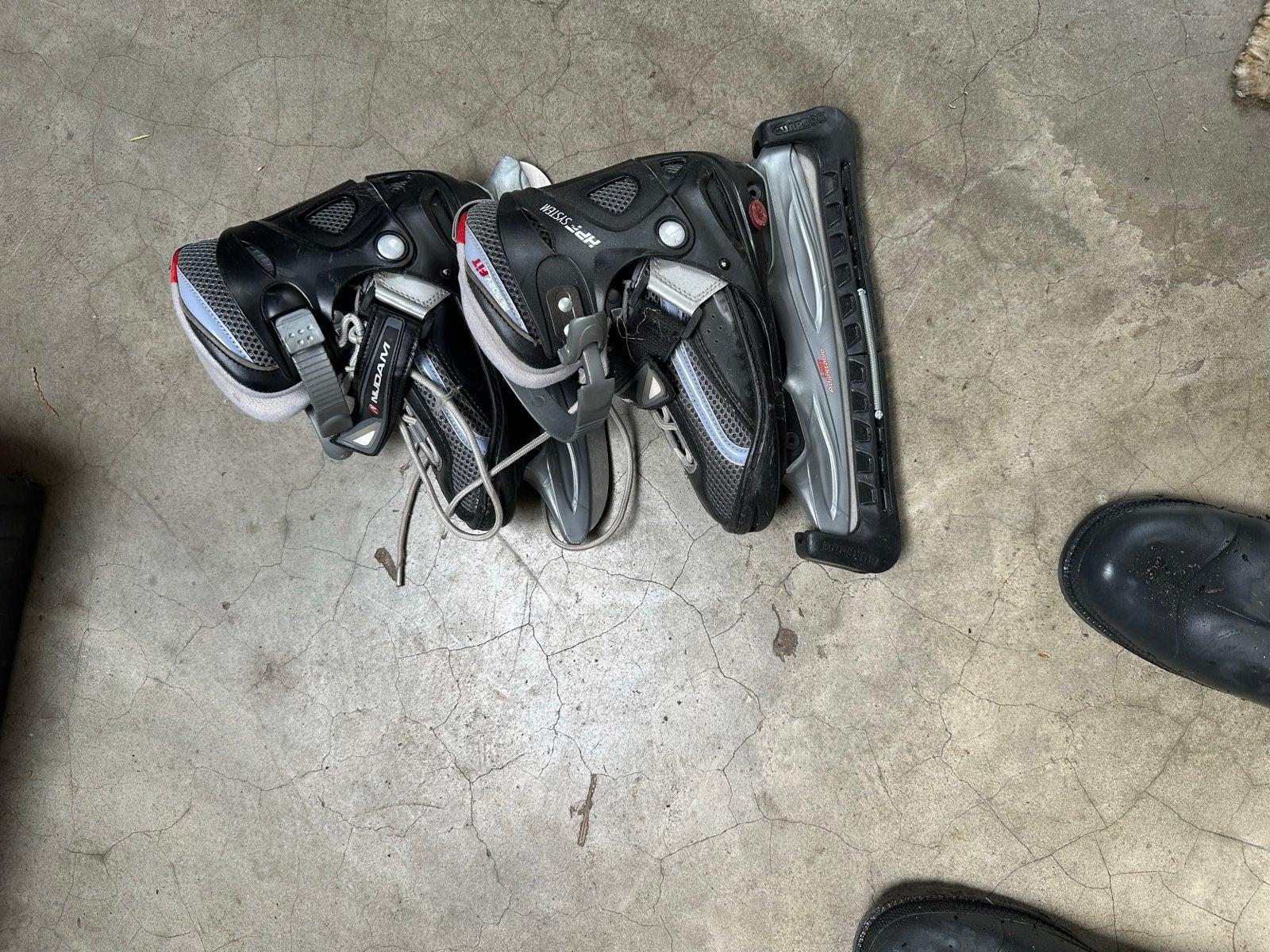 Norenschaats semi softboot maat 34-37 en 42, Ophalen, Gebruikt, Noren