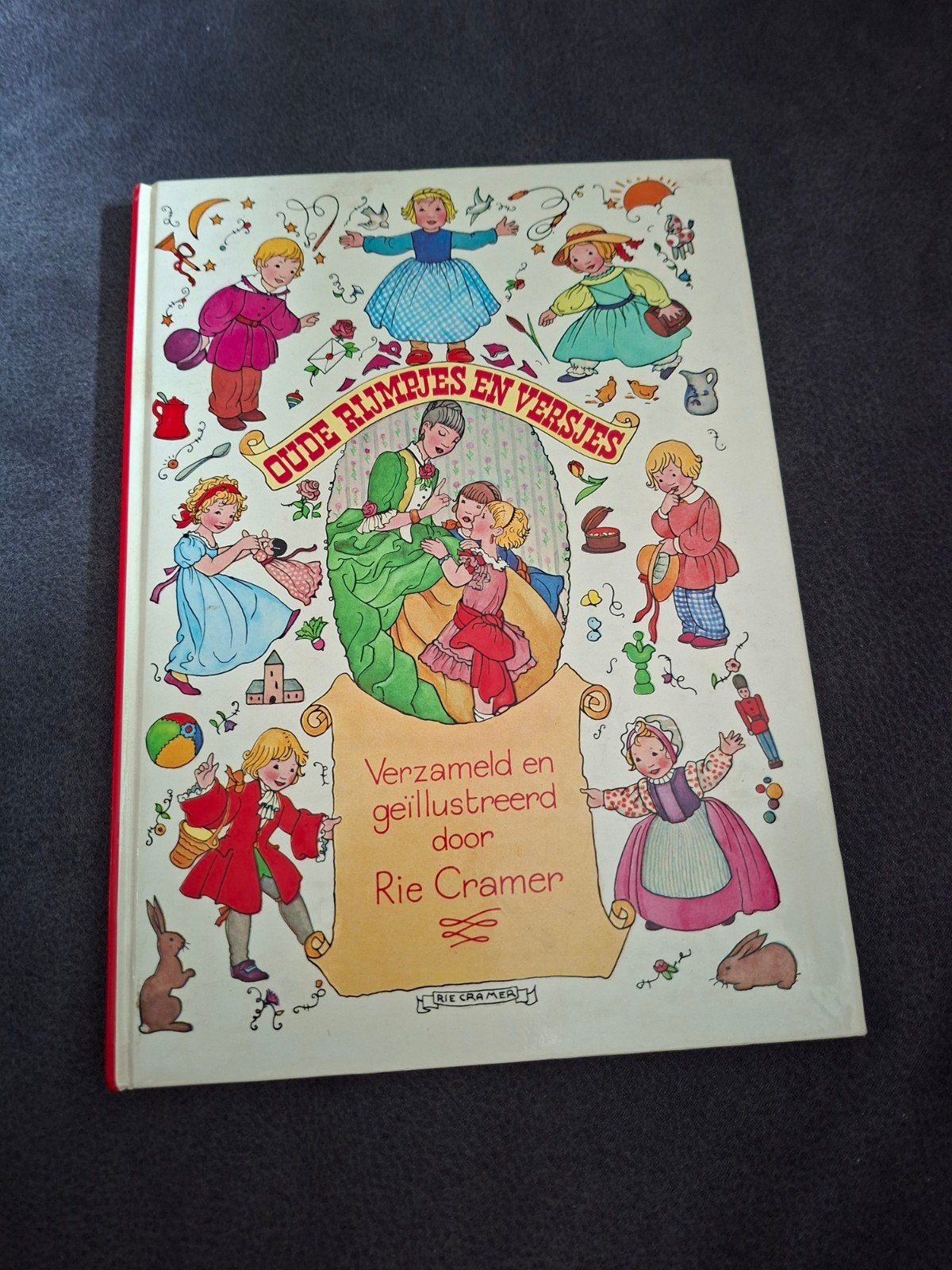 Oude Rijmpjes en Versjes - Rie Cramer, Ophalen of Verzenden, Zo goed als nieuw, Rie Cramer, Sprookjes