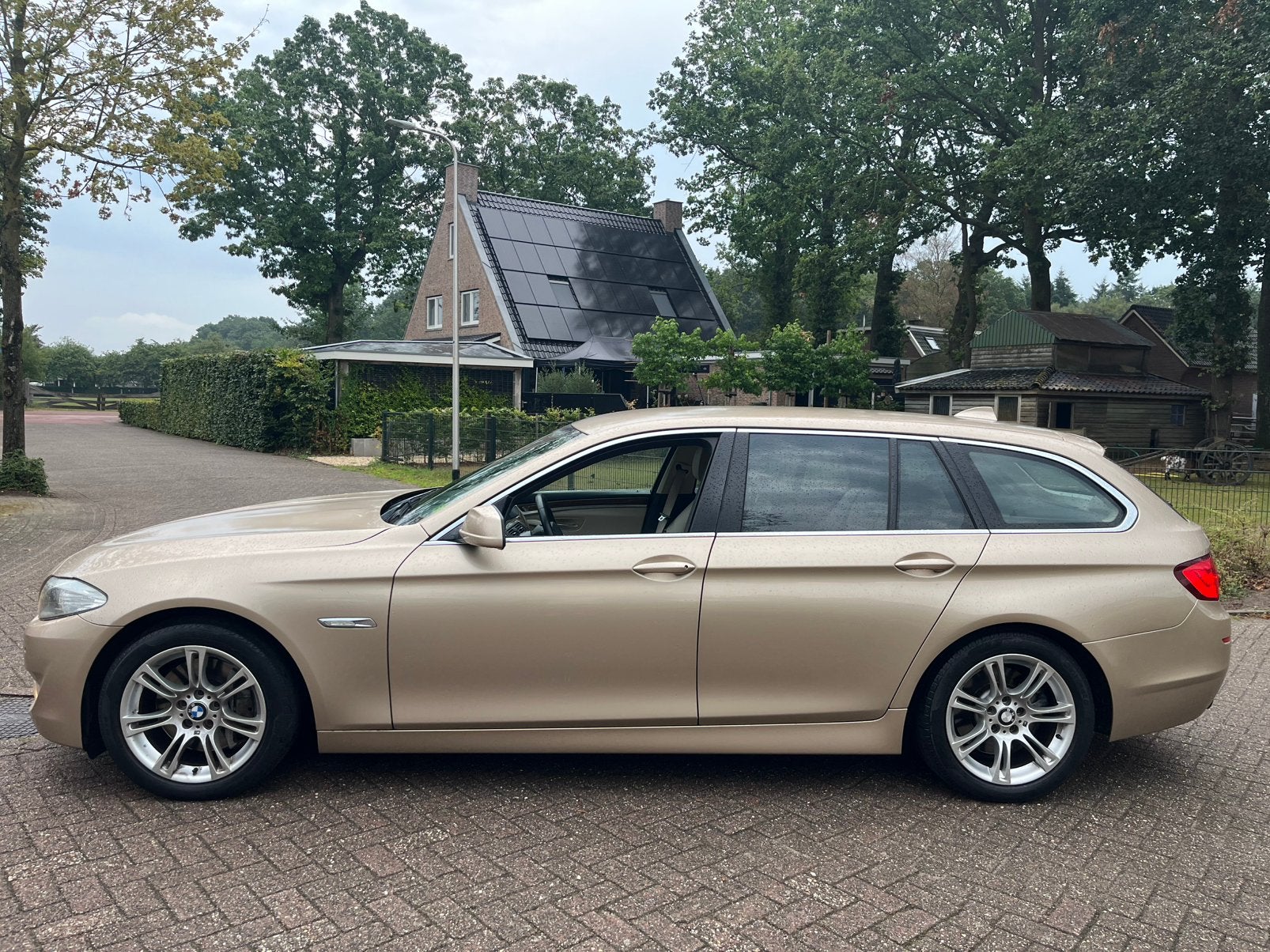 BMW 5-Serie 535I Touring 225KW Aut8 2011 306 pk automaat, Auto's, BMW, Achterwielaandrijving, 2000 kg, Origineel Nederlands, 102 €/maand