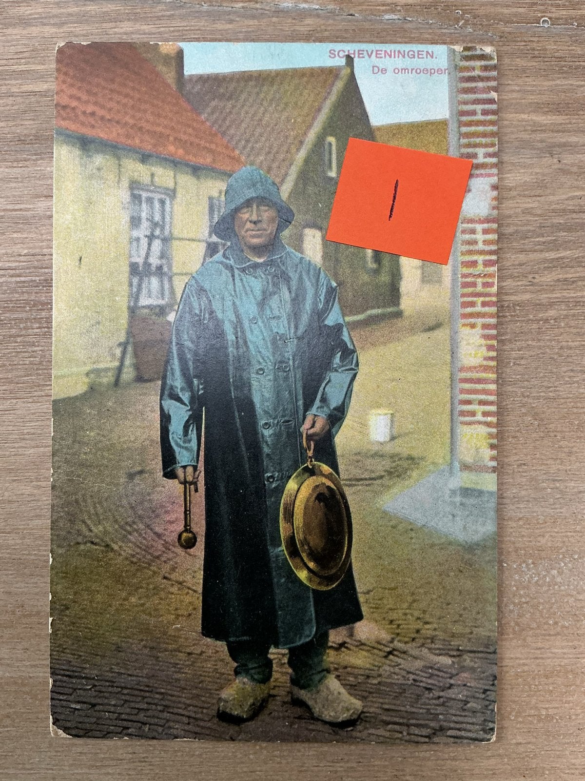 Oude ansichtkaart Zuid-Holland, Scheveningen: De omroeper, Ophalen of Verzenden, Voor 1920, Gelopen, Zuid-Holland