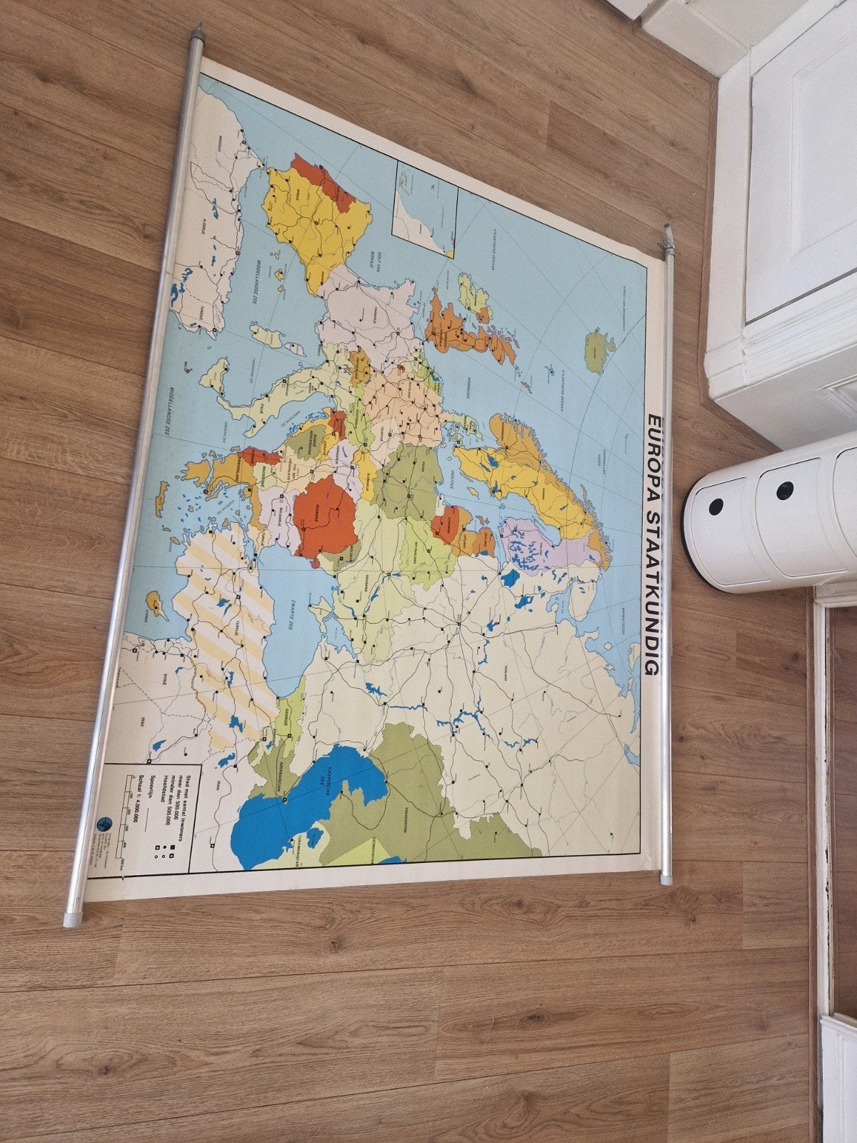 Grote staatkundige kaart van Europa 1,20 x1,50, Boeken, Europa Overig, Landkaart, J. en B. Hofstra, 1800 tot 2000