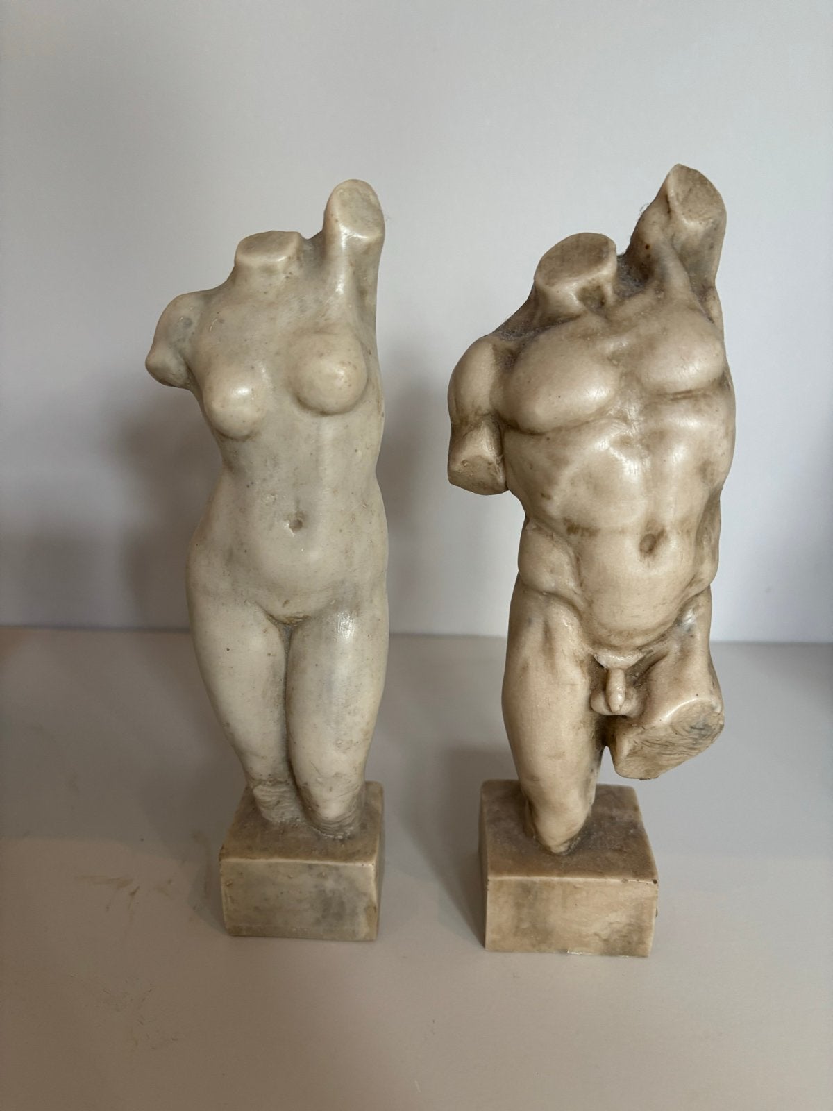 Composiet Beeldjes: Mannelijk en Vrouwelijk Torso (21 cm), Ophalen of Verzenden, 20 - 50 cm, Beeld, Composieten
