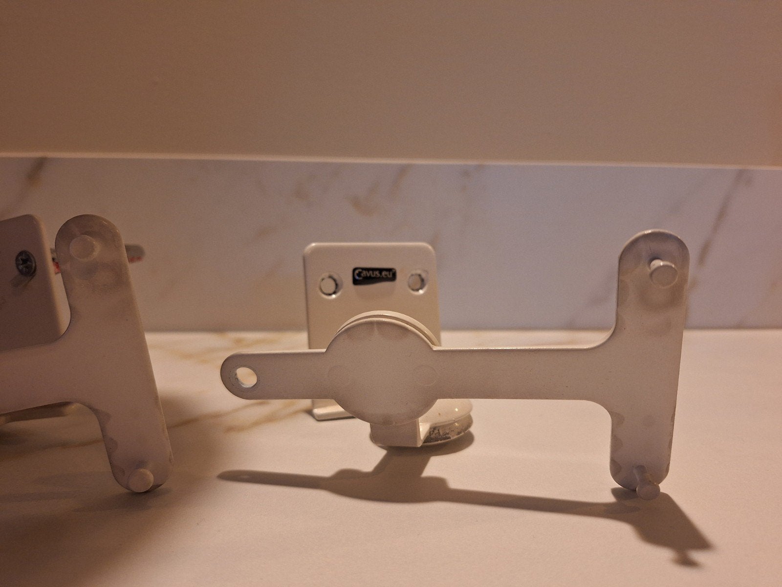 Cavus muurbeugels, o.a. voor Sonos Play 3 (2 stuks), Audio, Tv en Foto, Gebruikt, Inclusief muurbeugels, Ophalen of Verzenden