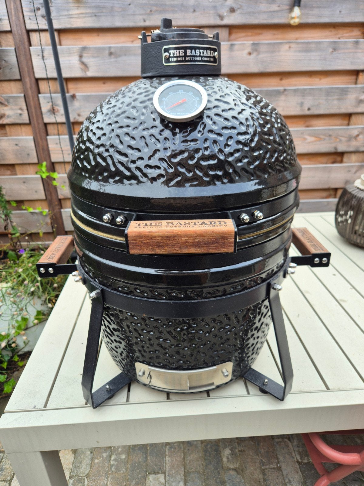 The Bastard Compact Kamado BBQ met accessoires, Ophalen, Gebruikt, The Bastard