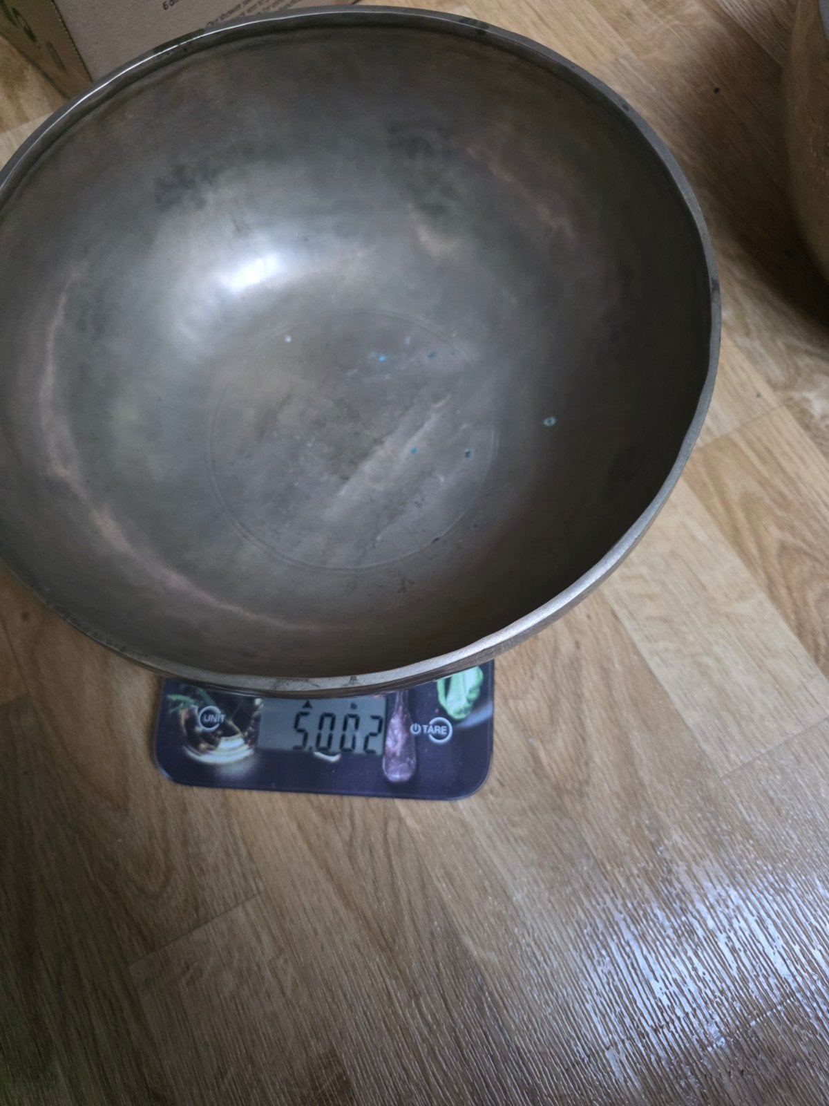Grote handgeslagen klankschaal – 5 kg – 29 cm. 11 cm hoog., Ophalen of Verzenden, Melodische percussie