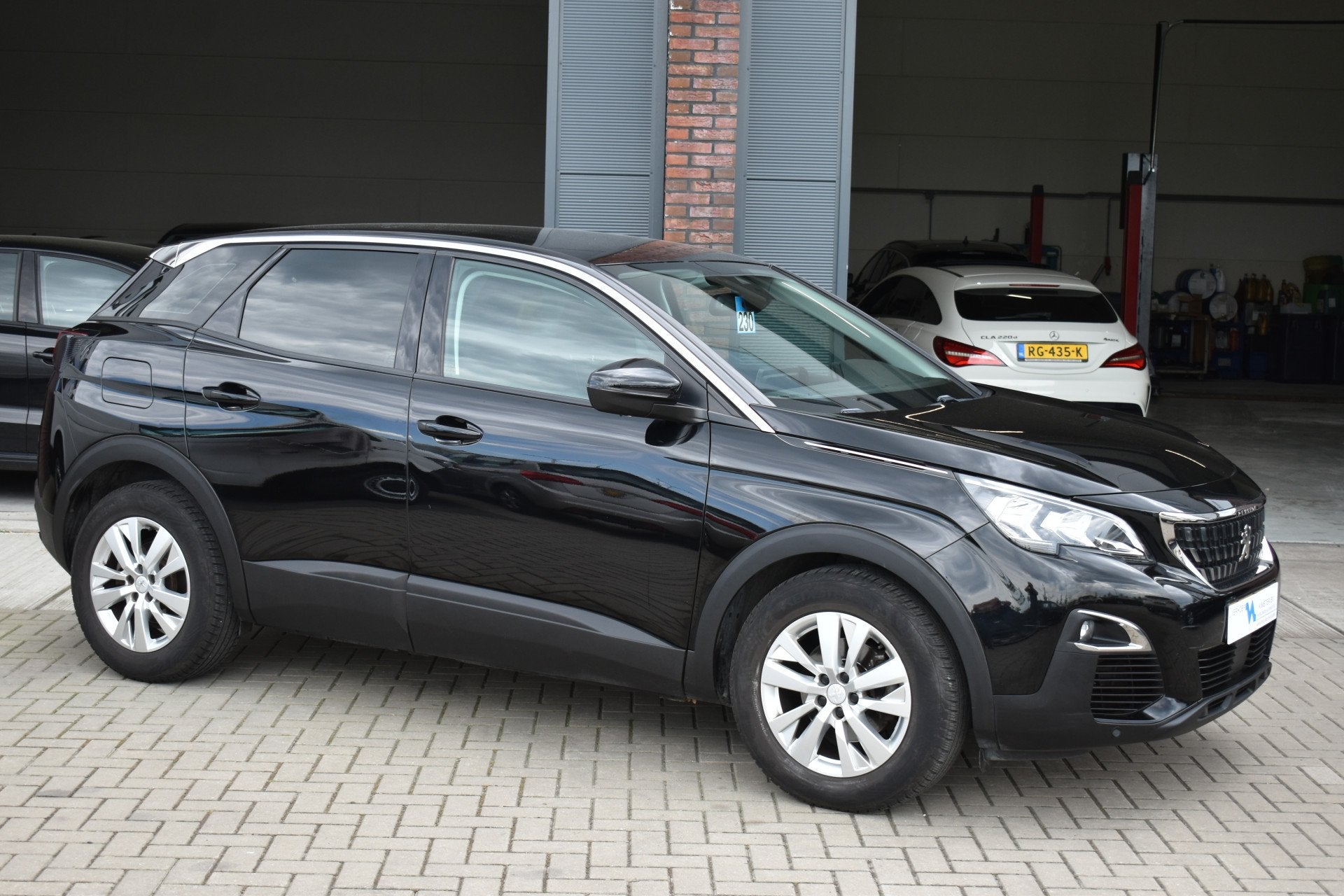 Peugeot 3008 1.2 PureTech Blue Lease Executive NIEUWE MOTOR, Voorwielaandrijving, Stof, Gebruikt, 1199 cc