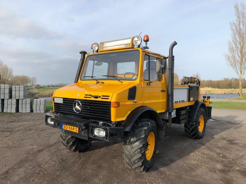 Unimog 1300L Lierwagen Bergingswagen Sleepauto VRACHTWAGEN, Auto's, Vierwielaandrijving, Particulier, Te koop, Isofix