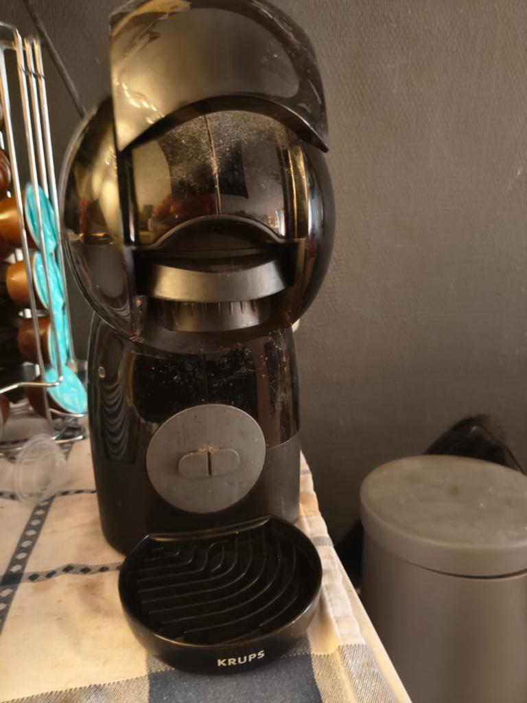 Krups Dolce Gusto Koffiezetapparaat - Zwart, Gebruikt, Koffiemachine, Ophalen of Verzenden, 1 kopje