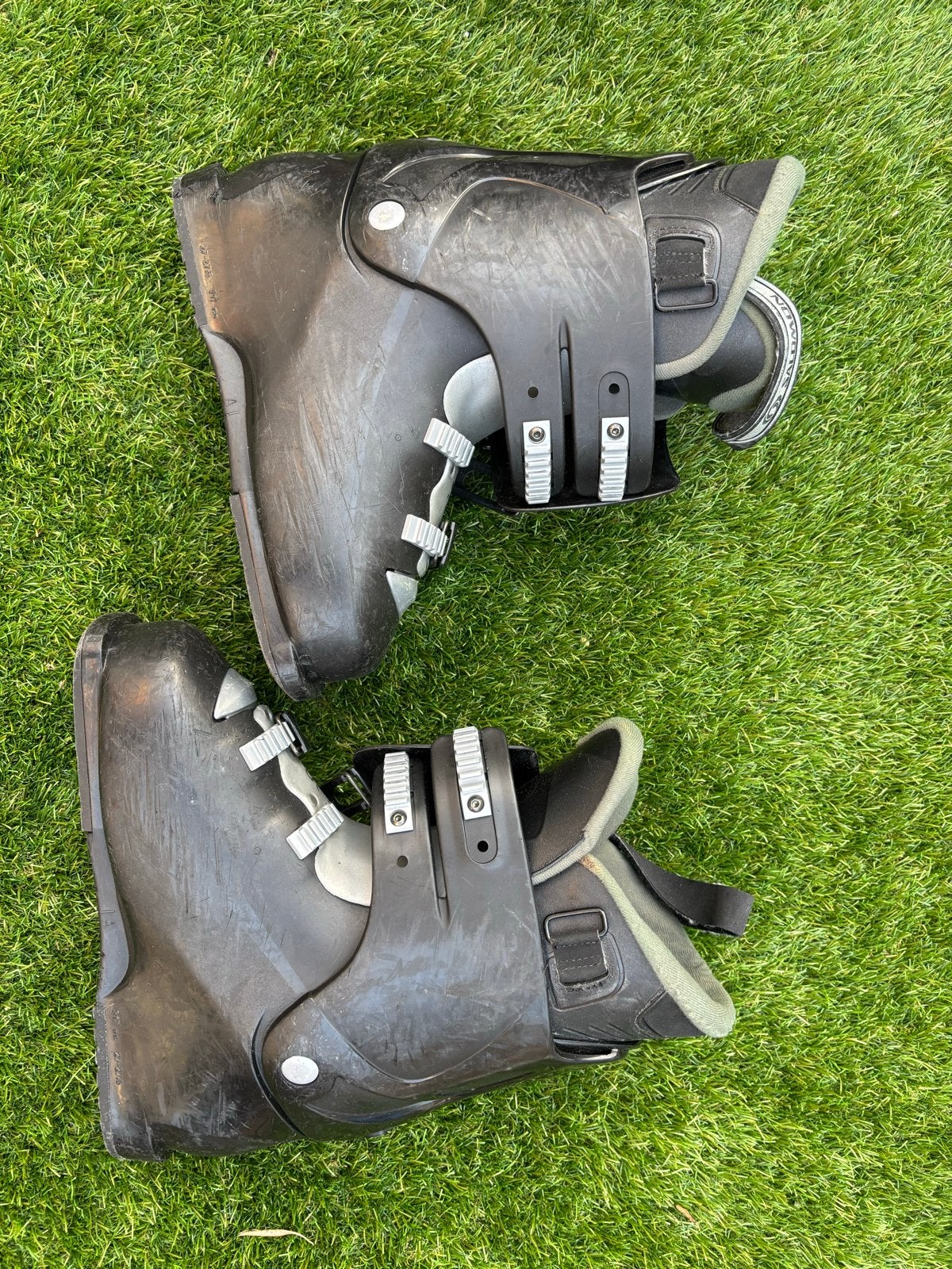Salomon ski schoenen maat 27.5 met Wedze tas, Sport en Fitness, Ophalen, Gebruikt, Schoenen, Salomon