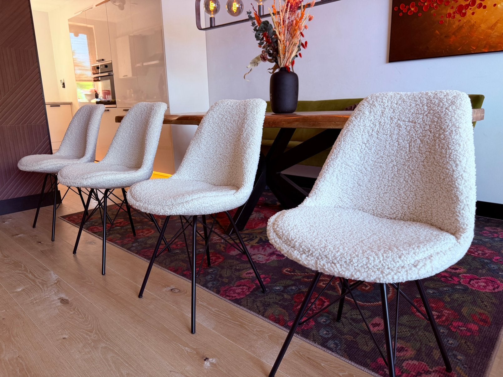 4 nieuwe teddy eetkamerstoelen, Wit, Ophalen of Verzenden, Zo goed als nieuw, Vier