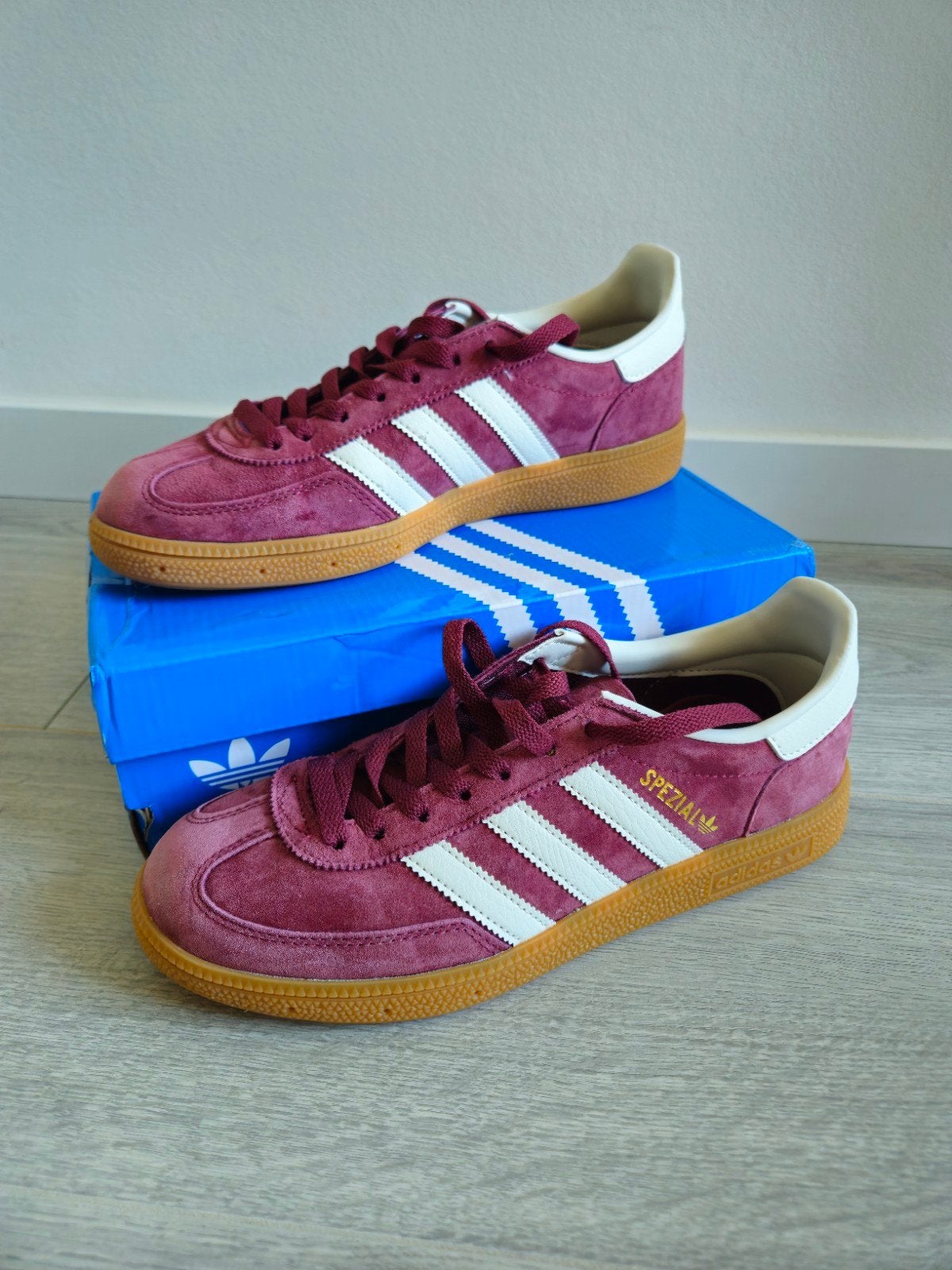 Adidas spezial bordeaux rood nieuw maat 40 2/3, Kleding | Dames, Schoenen, Ophalen of Verzenden, Nieuw