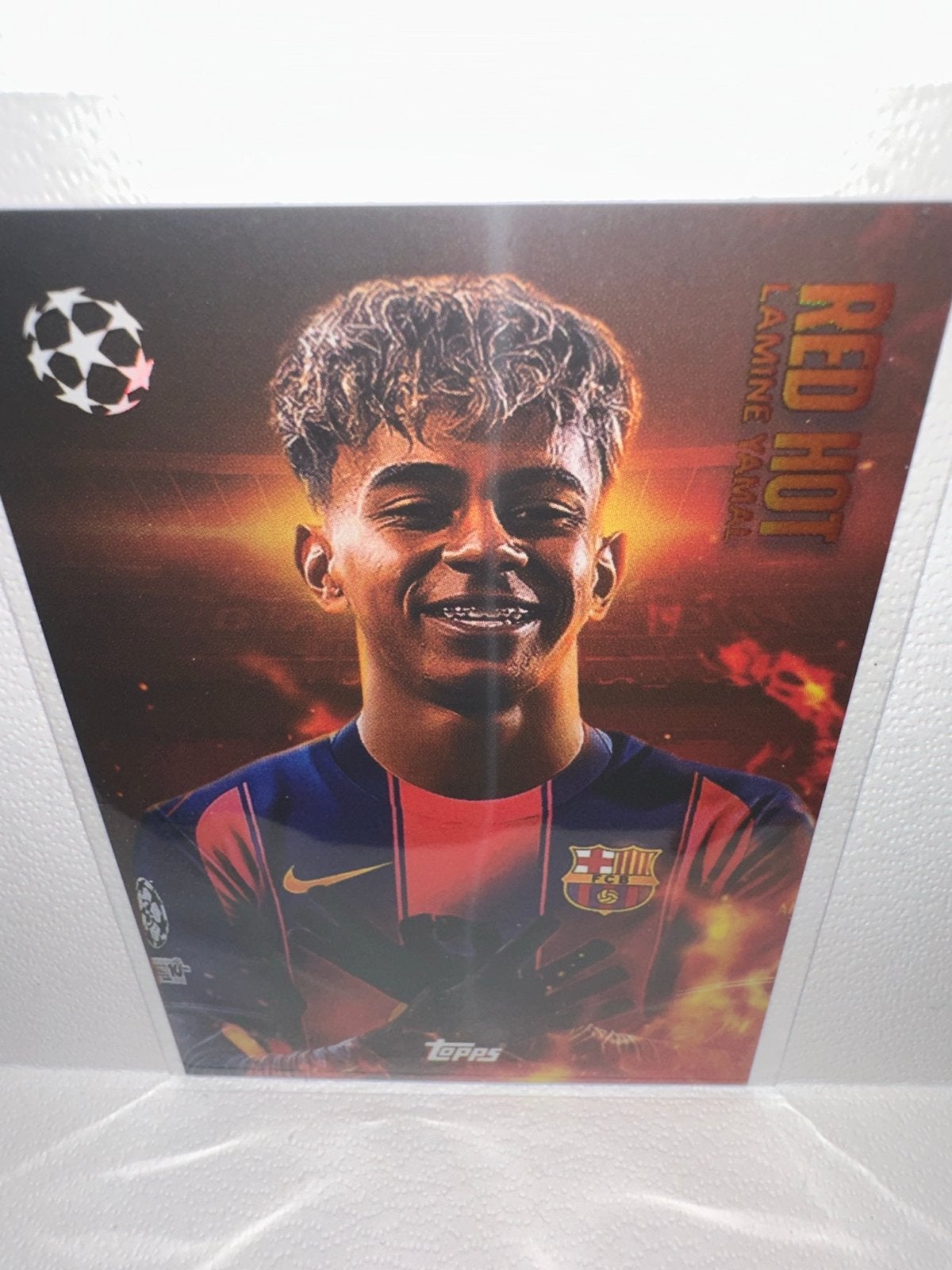 Topps Match Attax Red Hot Lamine Yamal 25/26 Ultra-Rare, Ophalen of Verzenden, Nieuw, Buitenlandse clubs, Spelerskaart