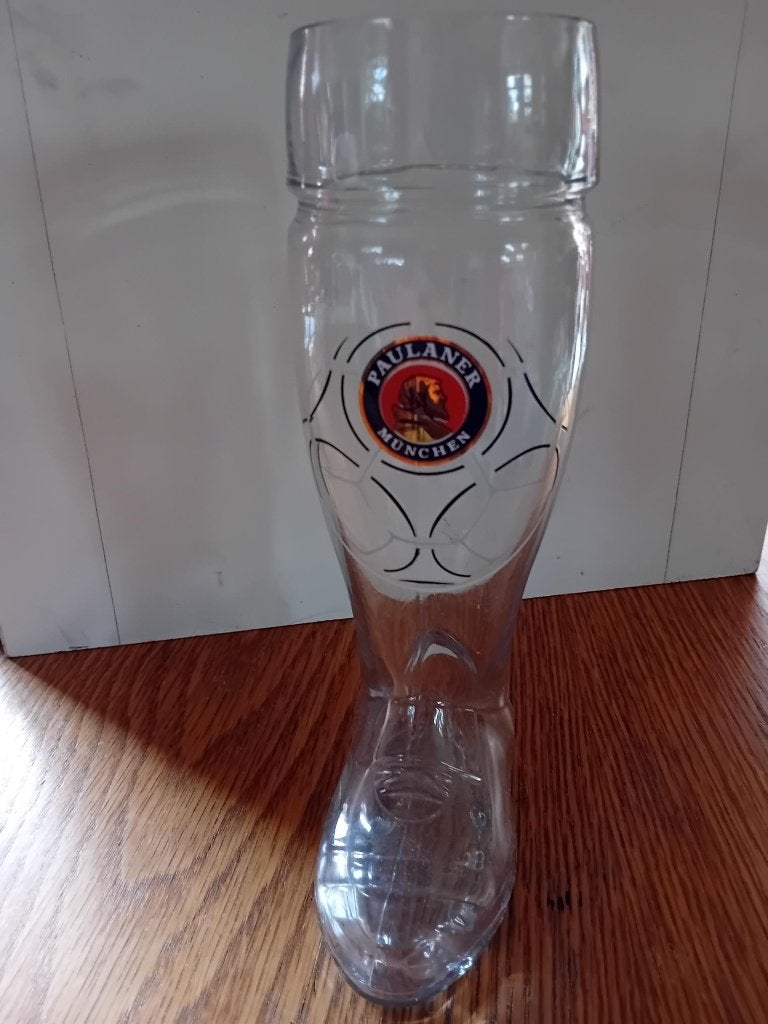 Paulaner München bierlaars 0,5l voetbalschoen met spikes, Ophalen of Verzenden, Zo goed als nieuw, Overige merken