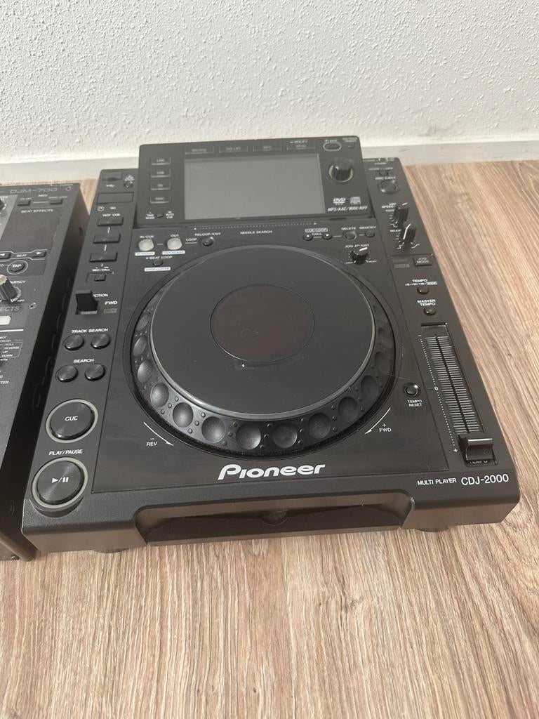 Aangeboden : Mooie set Pioneer djm-700 en 2 x cdj-2000, Muziek en Instrumenten, Dj-sets en Draaitafels, Ophalen, Zo goed als nieuw
