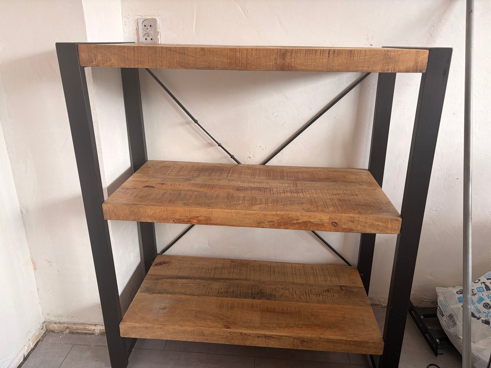 Industriële Boekenkast/Stellingkast - Mangohout en Metaal, Ophalen, Met plank(en), Gebruikt, 100 tot 150 cm