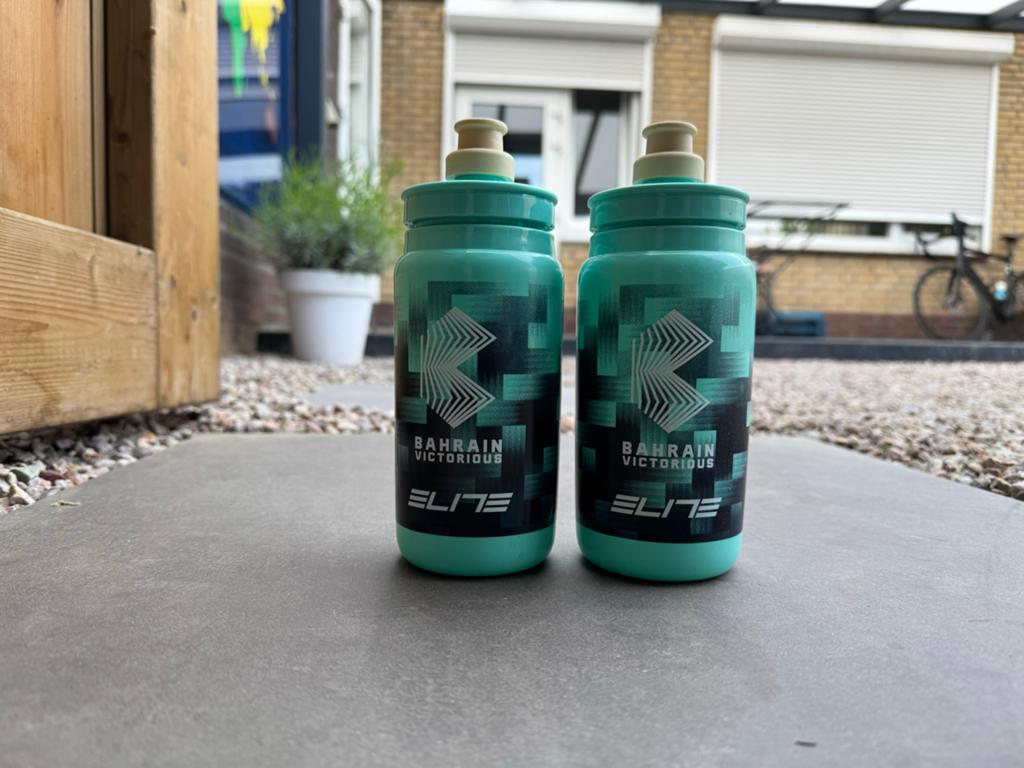 4 bidons Bahrain Victorious - Elite, Sport en Fitness, Bidons, Ophalen of Verzenden, Gebruikt
