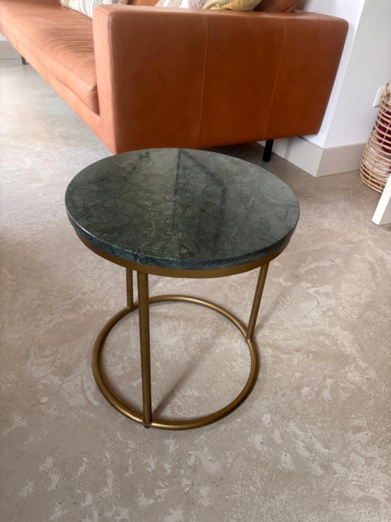 Rond bijzettafel messing met jade groen natuursteenblad, 45 tot 60 cm, Minder dan 55 cm, Metaal of Aluminium, Rond