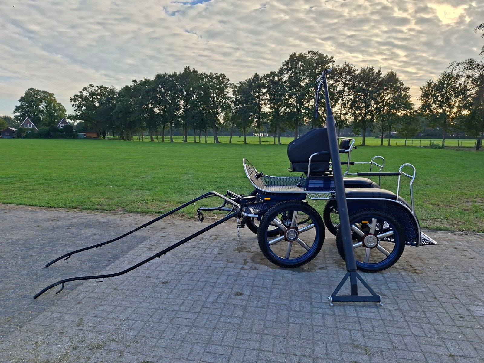 Complete marathonwagen met ambulance, Pony