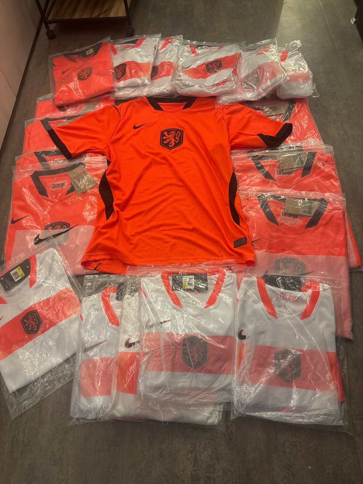Neserlands elftal bundel shirts €8 per stuk weg vanaf 10 st