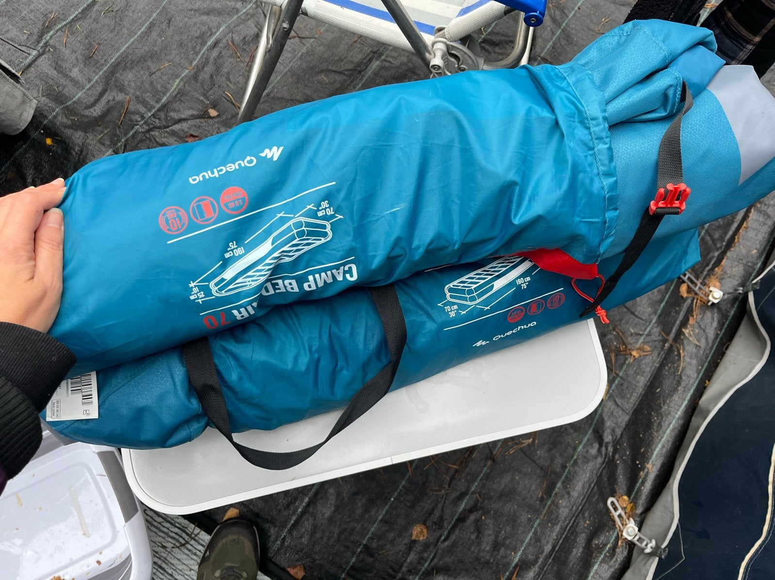 Quechua veldbed met lattenbodem en Ultim Comfort Double mat, Caravans en Kamperen, Ophalen, Zo goed als nieuw, 2-persoons