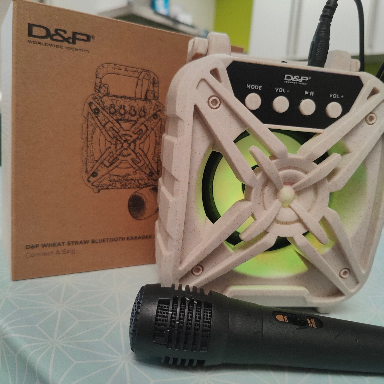 D&P Karaoke Speaker met Microfoon - Bluetooth & LED, Ophalen, Nieuw, Complete set