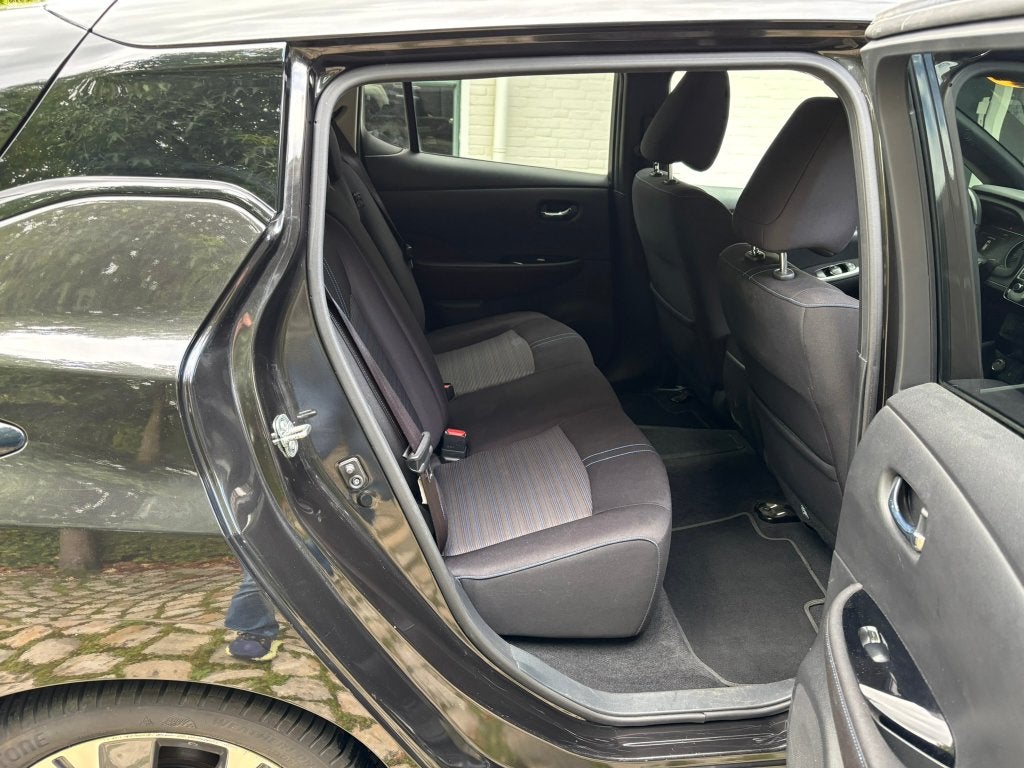 Foto 9 van Nissan Leaf Electric 40kWh 2018 Zwart metallic vol opties