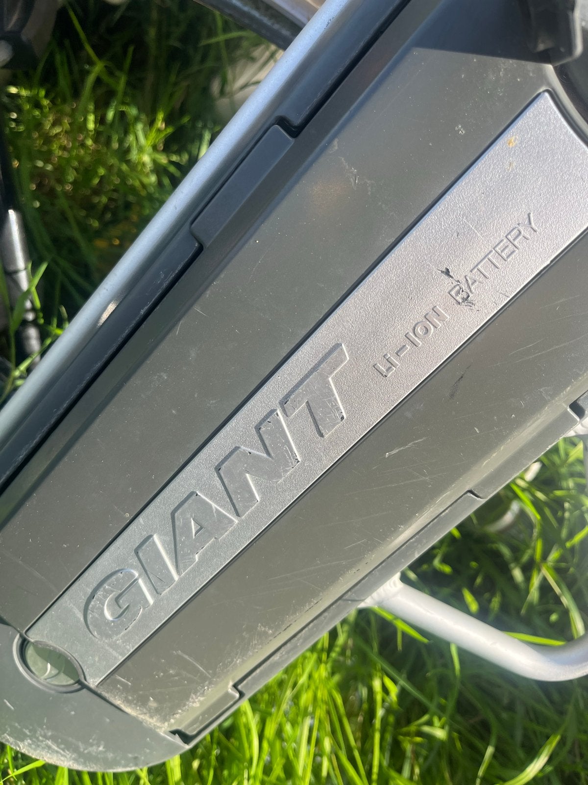 2 Giant E-bike accu's met lader, Gebruikt