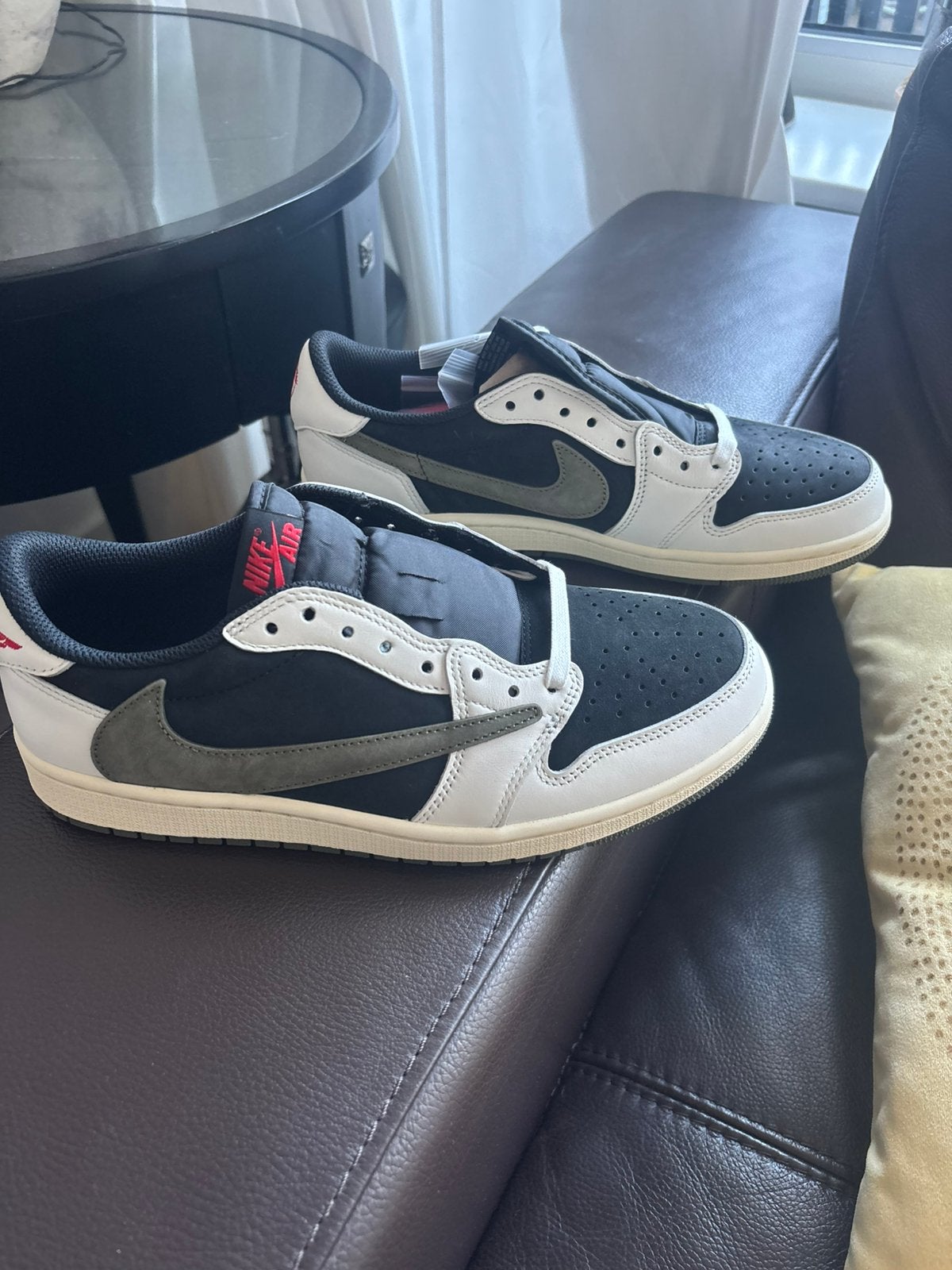 Travis Scott x Air Jordan 1 Low OG "Olive", Kleding | Heren, Schoenen, Zwart, Nike, Nieuw, Ophalen of Verzenden