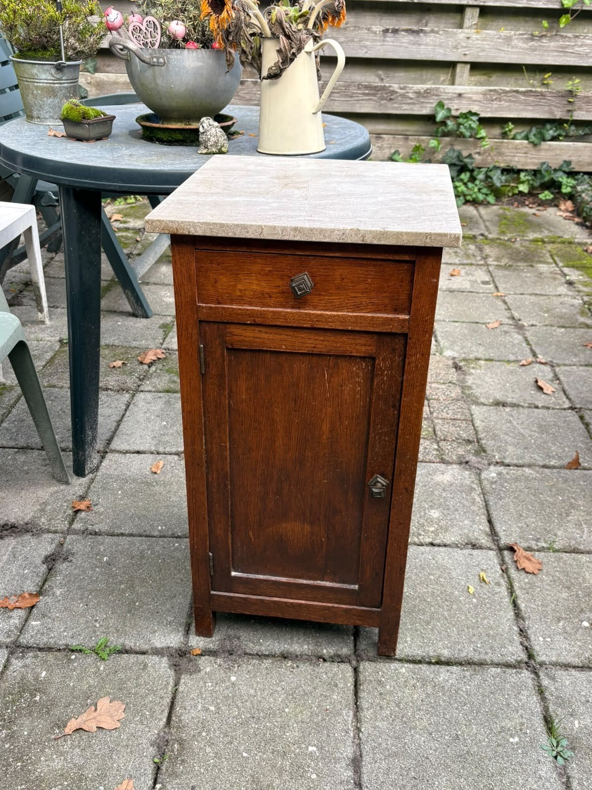 Antiek nachtkastje met marmeren blad, Ophalen