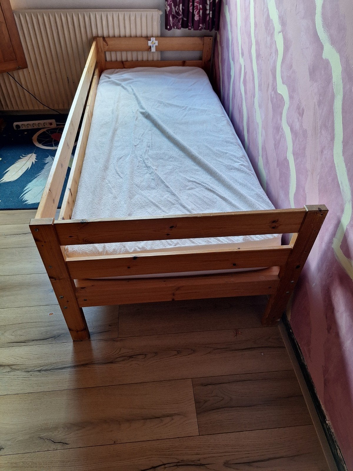 Eenpersoonsbed van massief hout - 80 x 195 cm, Huis en Inrichting, Slaapkamer | Bedden, Ophalen, Gebruikt, Eenpersoons, 190 cm of minder