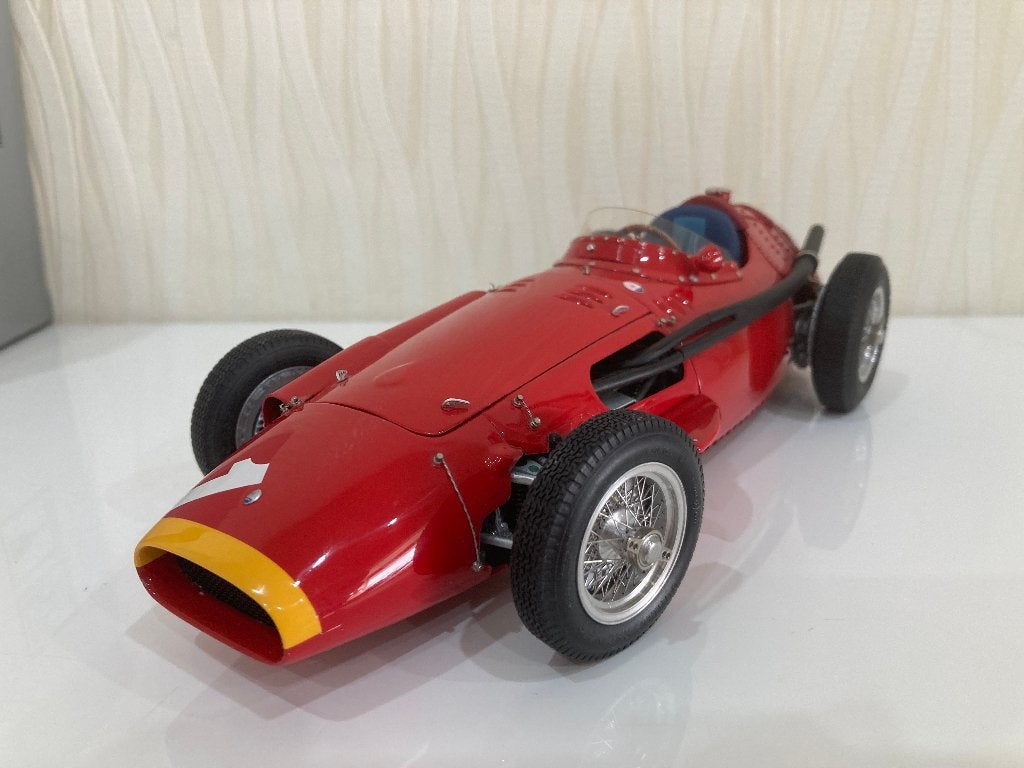 CMC modelauto MASERATI 250 F 1957 Grand-Prix-Sieger (1:18), Ophalen of Verzenden, Zo goed als nieuw, Auto, Overige merken