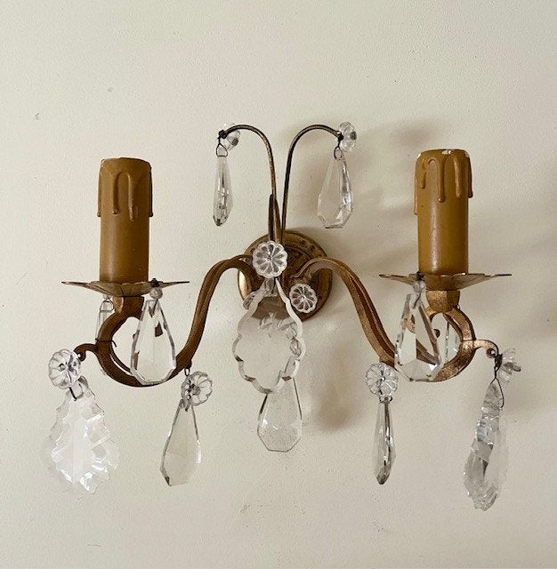 Set antieke Franse wandlampen met kristalglazen pegels