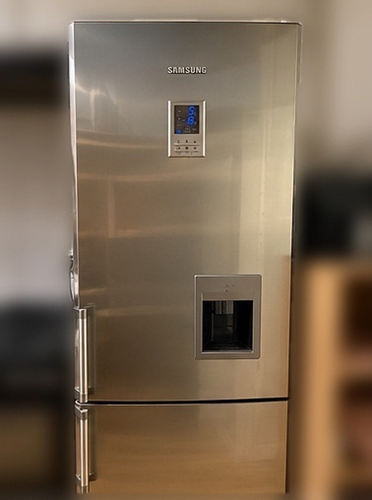 Koelkast -Samsung koel-vriescombinatie, No Frost, werkt goed