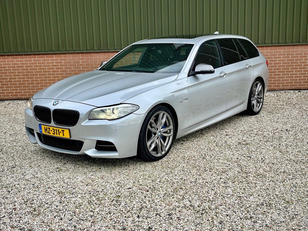 BMW 5-serie Touring M550xd- Panorama- Full options, Automaat, Gebruikt, Euro 6, 2993 cc