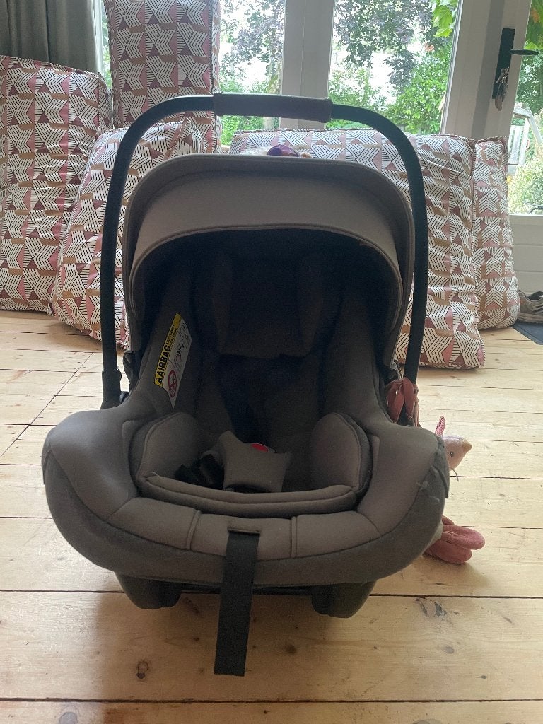 Nuna PIPA next autostoel + draaibare ISOFIX-base, Kinderen en Baby's, Autostoeltjes, Gebruikt, Isofix, 0 t/m 13 kg, Ophalen