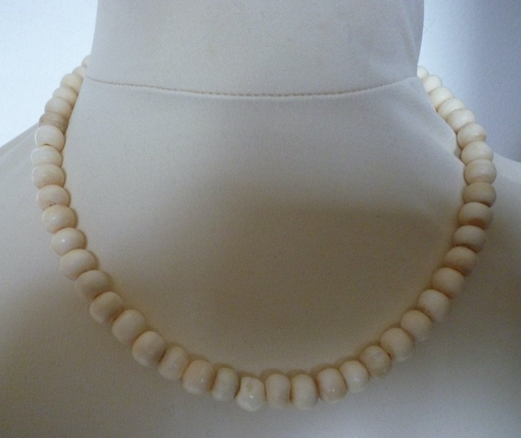 679 antieke ketting van voor 1945, van been of ivoor, Ophalen of Verzenden, Nieuw, Wit, Overige materialen