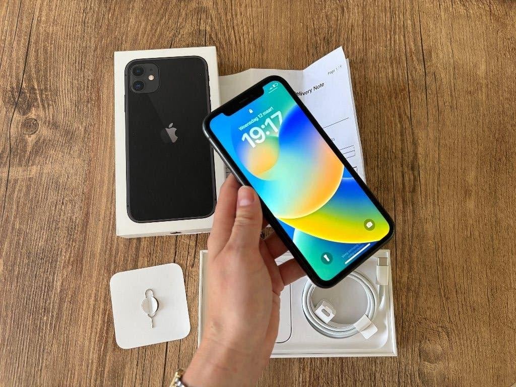 Zwarte iPhone 11 64 GB, Telecommunicatie, Ophalen, Gebruikt, 75 %, Zwart