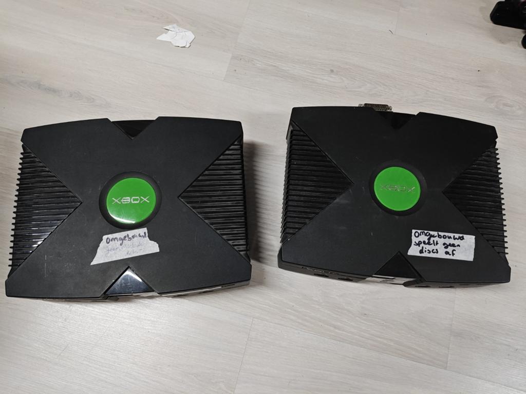 2x Xbox Classic, Spelcomputers en Games, Spelcomputers | Xbox Original, Ophalen of Verzenden