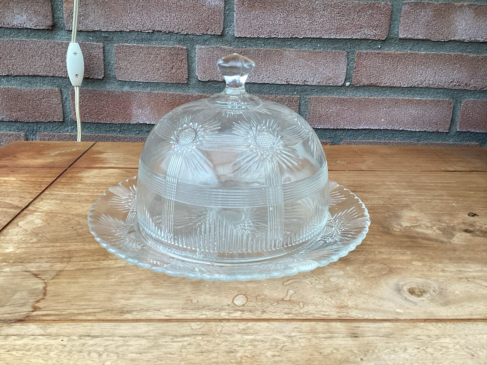 Glazen boter- of kaasstolp met zonnebloemmotief, Ophalen of Verzenden