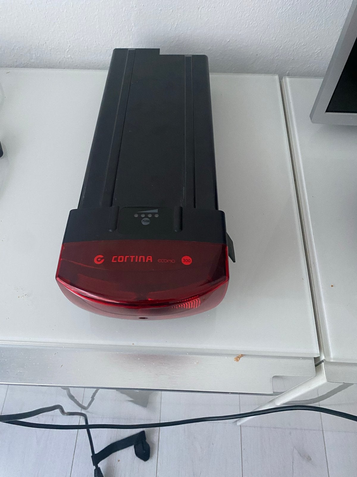 Cortina Ecomo 300 Watt Accu met Oplader - 15 km bereik, Ophalen, Gebruikt