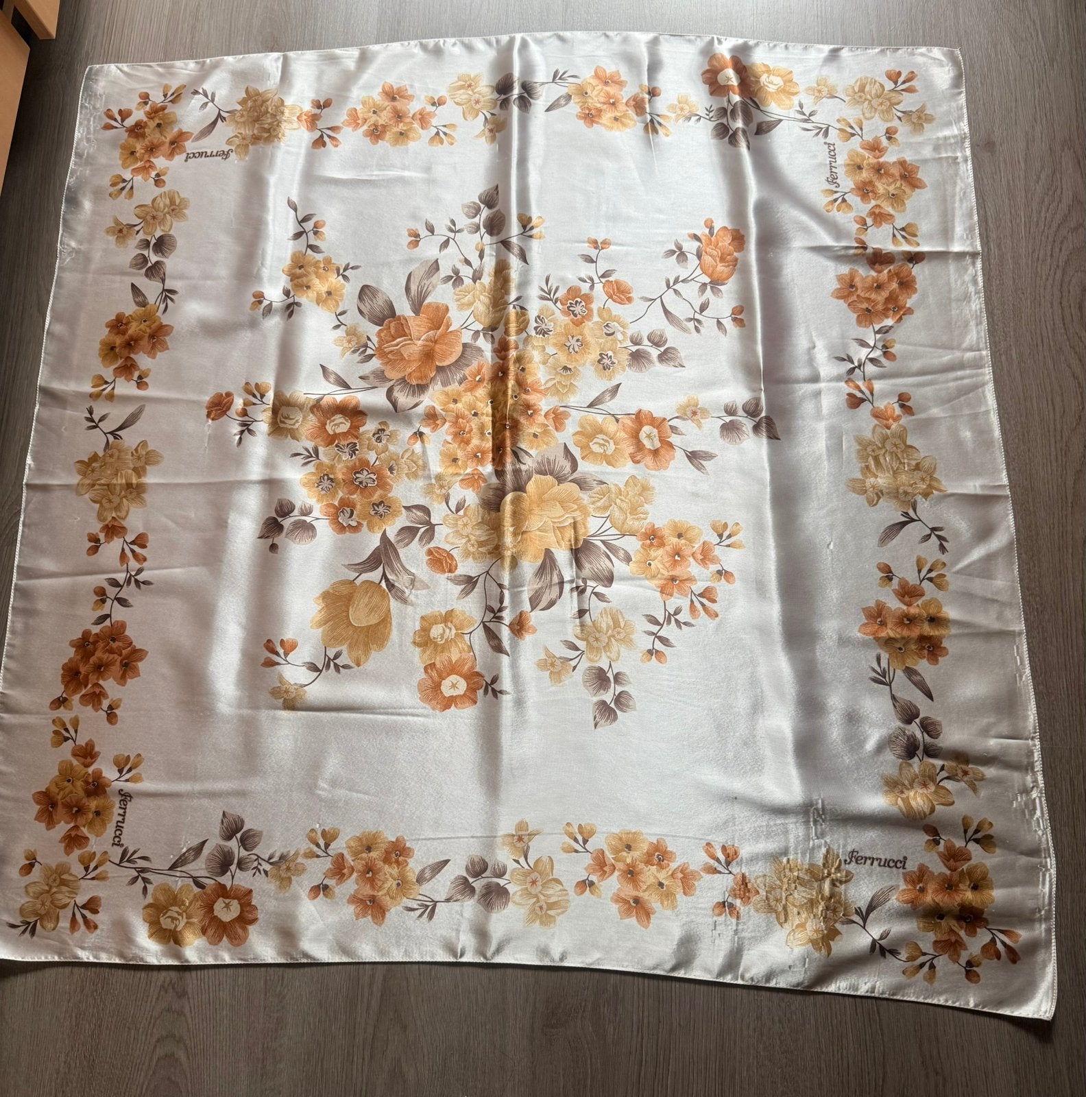 Ferrucci scarf/sjaal, Ophalen, Nieuw, Maat 38/40 (M), Sjaal