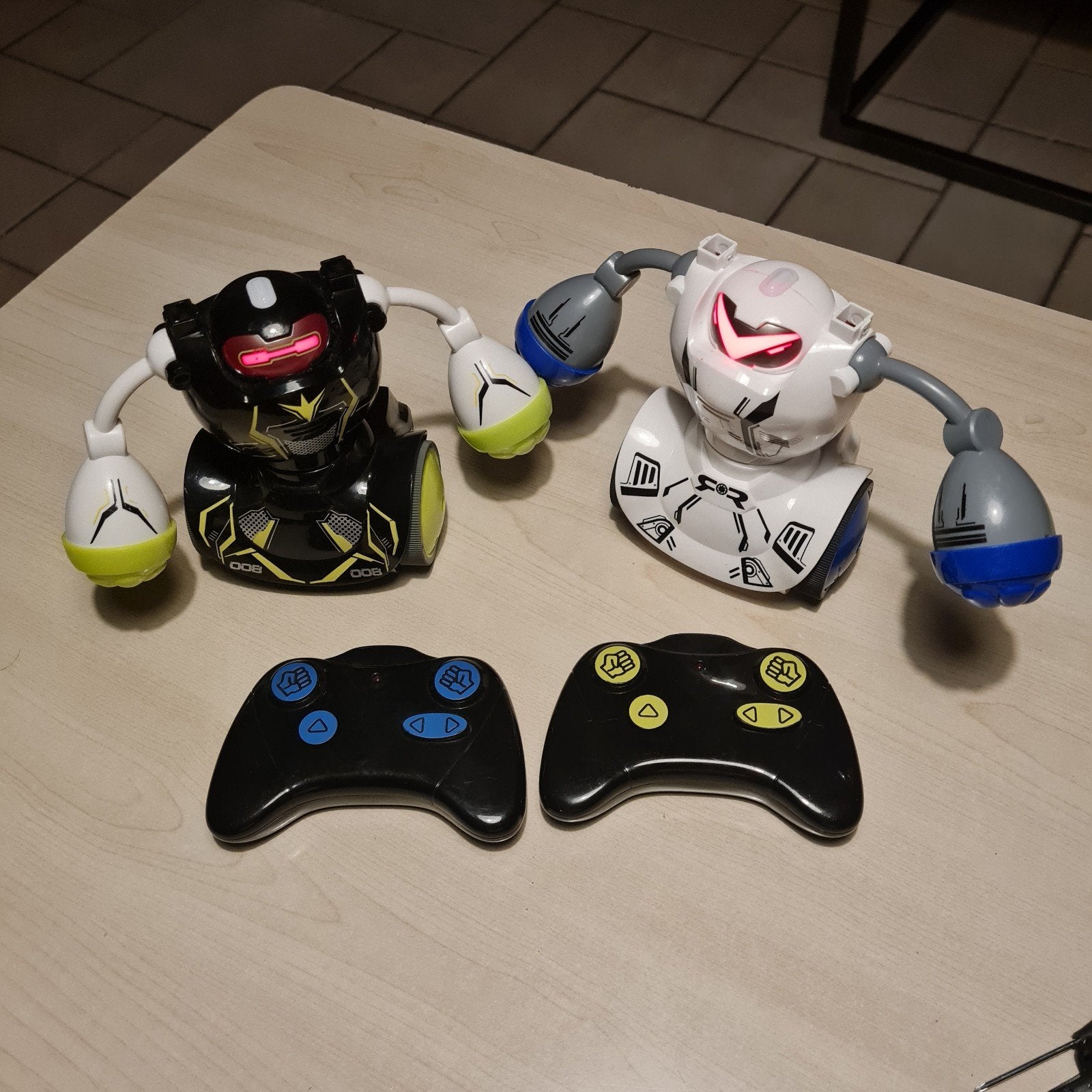 Set van 2 RC vechtrobots met afstandsbediening, Ophalen of Verzenden, Gebruikt, Jongen of Meisje